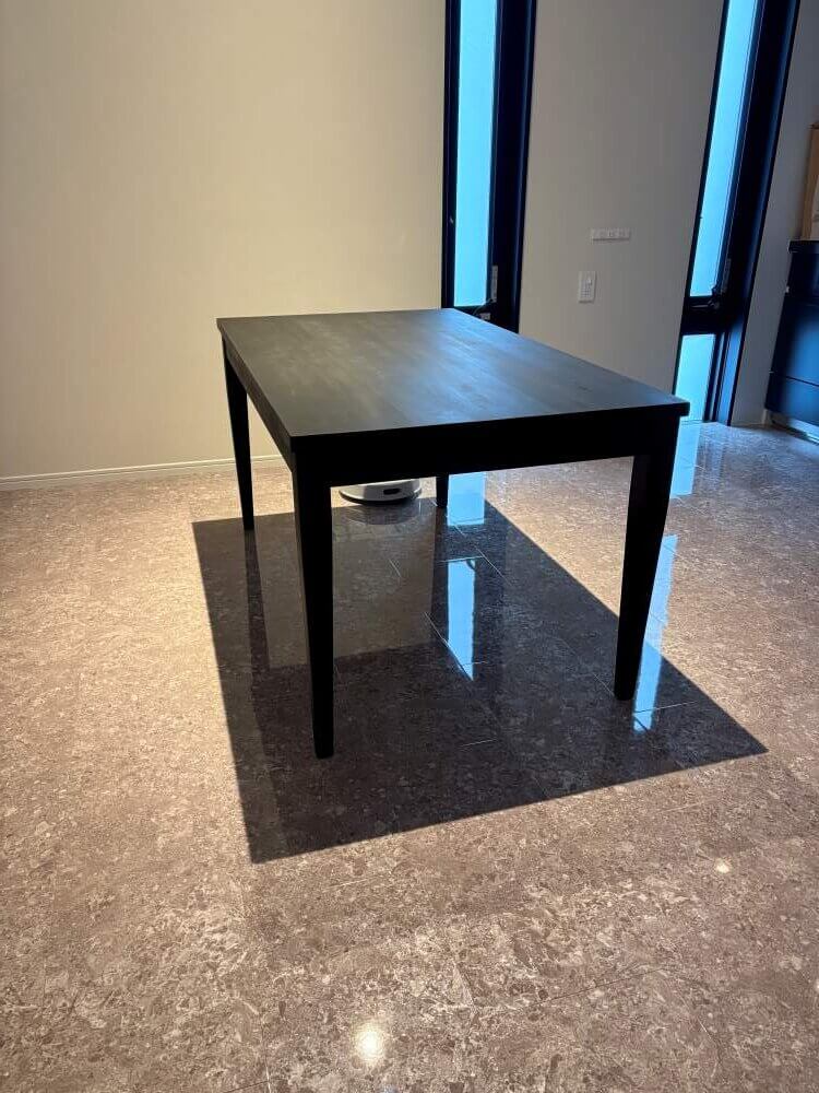ダイニングテーブル無垢材脚テーパード引き出し付艶消し黒塗装