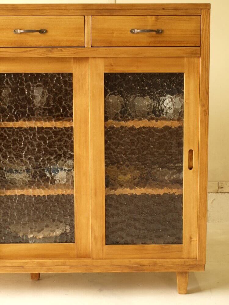 サイドボードキッチンボード横120cmアンティークガラス真鍮取っ手引き戸