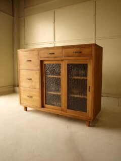 サイドボードキッチンボード横120cmアンティークガラス真鍮取っ手引き戸