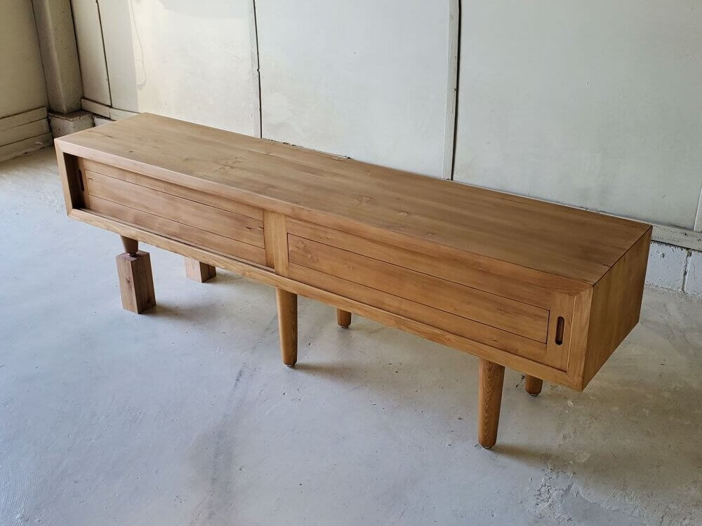 玄関用棚おしゃれなディスプレイ棚脚タイプ脚段差違い無垢材モミの木